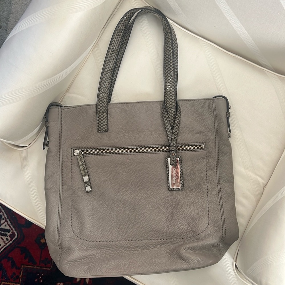 CALVIN KLEIN Leather Shoulder Bag